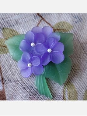Matte Lavender Green Faux Pearl Brooch Pin Violets Forget Me Not Frosted Avon?